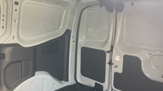 Ford Transit Courier Diesel 1.5 EcoBlue Limited Van - Image 14